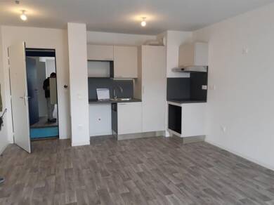 Appartement à louer 760 € 2 pièces 41,9 m² Étage 1/3 dès le 14/07/2025 Ermitage-Nacelle Papeterie Corbeil Essonnes 91100
