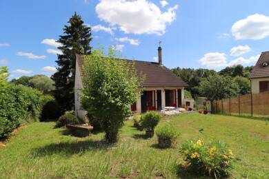 Maison de plain-pied à vendre 142 000 € 5 pièces 3 chambres 90 m² 794 m² de terrain Cours-les-Barres 18320