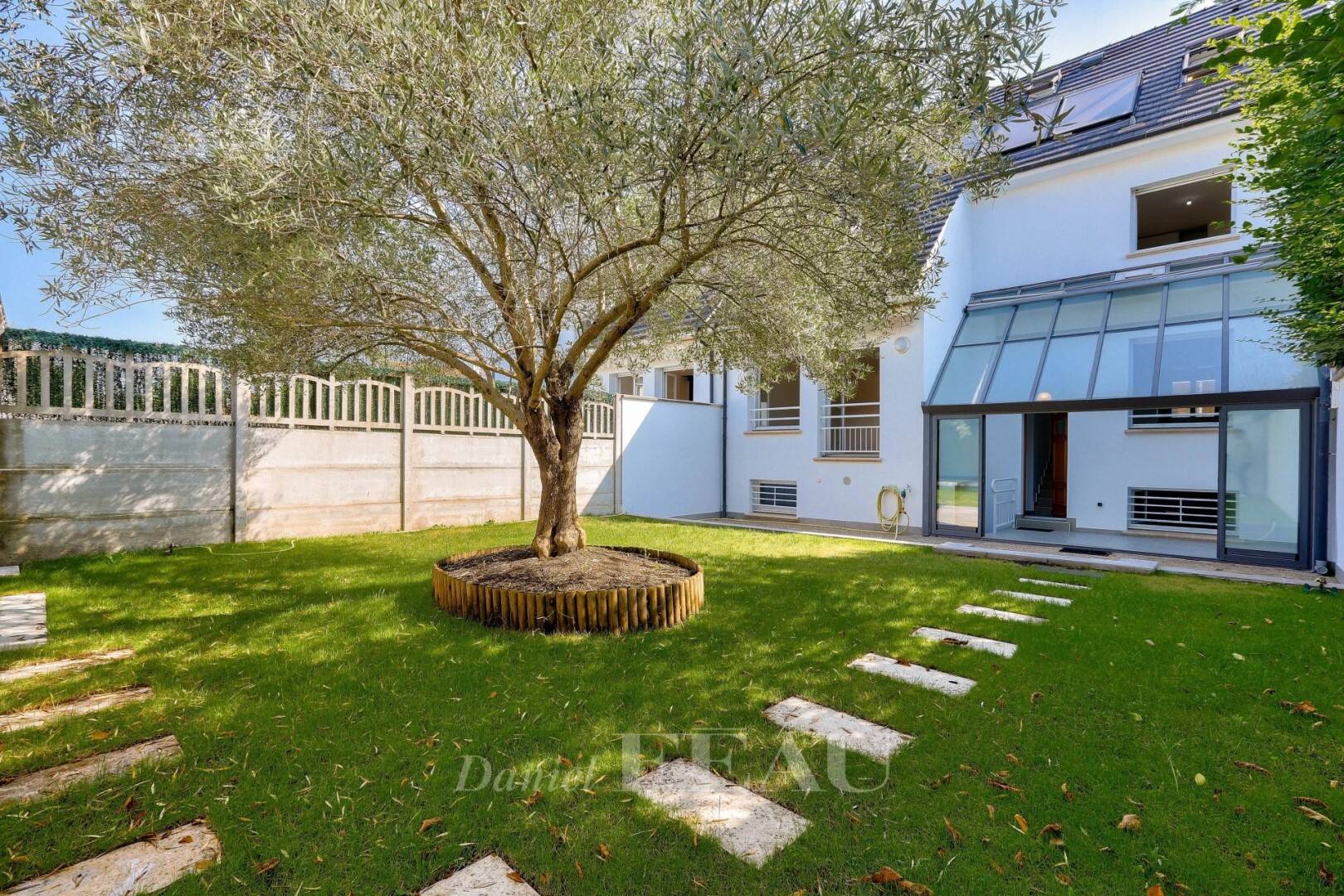 Maison à louer, 322m², NANTERRE
