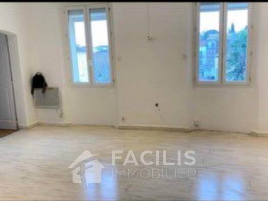 Appartement à vendre 137 800 € 3 pièces 2 chambres 66 m² Étage 2/3 Les Arcs 83460