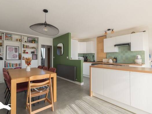 Appartement à vendre 210 400 € 4 pièces 2 chambres 66 m² Étage 9/10 Capeyon-Les Pins Mérignac 33700