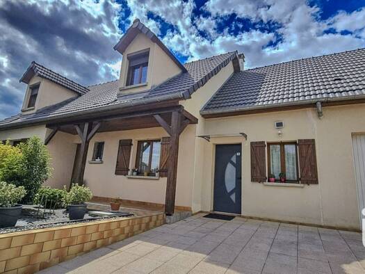 Maison à vendre 249 000 € 8 pièces 6 chambres 180 m² 550 m² de terrain La Francheville 08000