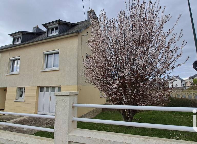 Maison à vendre 188 000 € 3 pièces 2<br/>chambres 101 m²<br/>superficie 359 m²<br/>terrain La Ville Jouha Saint-Brieuc 22000