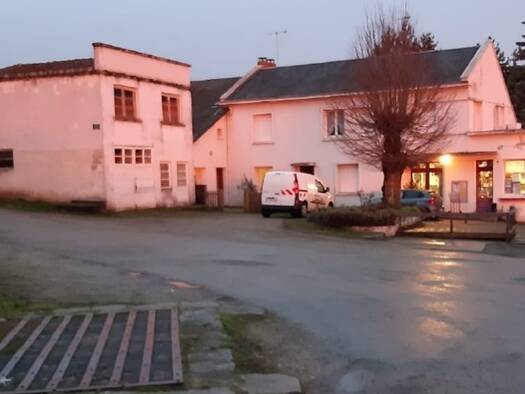 Immeuble à vendre 135 000 € 310 m² Lépaud 23170