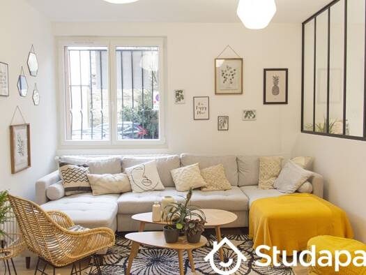 Appartement à louer 485 € 1 pièce 4 chambres 13 m² RDC Centre Ville Rive Droite Laval 53000