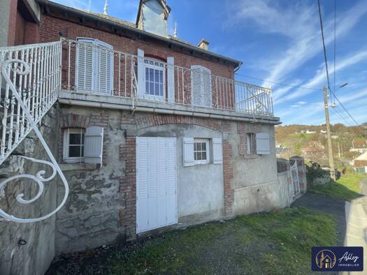 Maison à vendre 56 000 € 3 pièces 2 chambres 65 m² 400 m² de terrain Ydes 15210