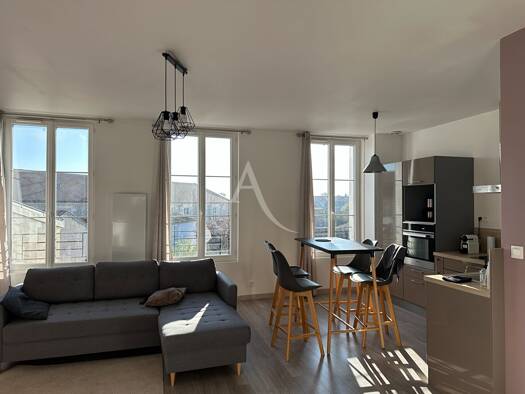Appartement à vendre 257 250 € 4 pièces 3 chambres 87 m² Étage 2/2 Centre Ville Nord Rochefort 17300