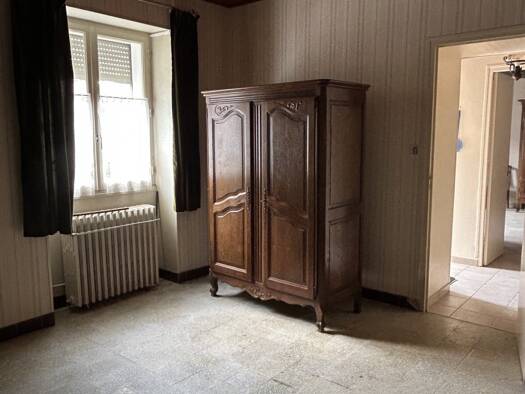 Maison à vendre 75 000 € 6 pièces 4 chambres 115 m² 790 m² de terrain Levet 18340