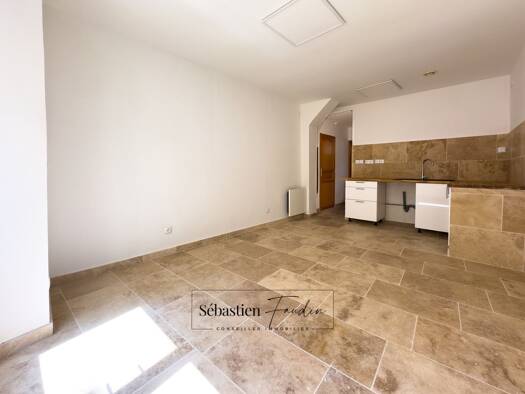 Appartement à vendre 149 000 € 2 pièces 1 chambre 35 m² RDC/2 Centre Ville Le Beausset 83330