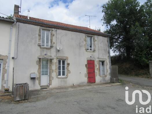 Maison à vendre 96 000 € 5 pièces 3 chambres 138 m² 523 m² de terrain Cirières 79140