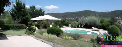 Maison de plain-pied à vendre 625 000 € 10 pièces 8 chambres 240 m² 1 397 m² de terrain Allemagne-en-Provence 04500