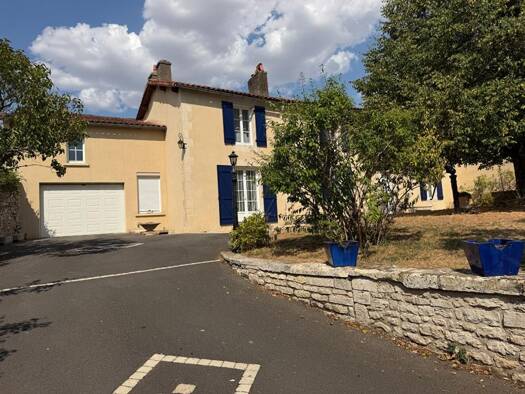 Maison à vendre 249 570 € 6 pièces 4 chambres 963 m² de terrain Nanteuil 79400