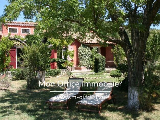 Maison à vendre 995 000 € 6 pièces 4 chambres 168 m² 3 204 m² de terrain Lauris 84360