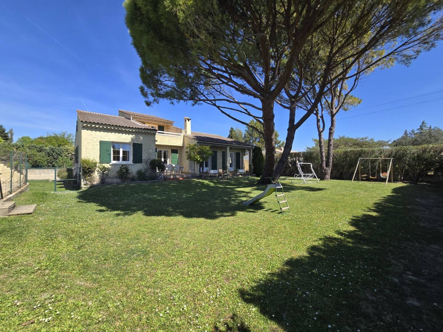 Maison à vendre, 156m², ENTRAIGUES SUR LA SORGUE