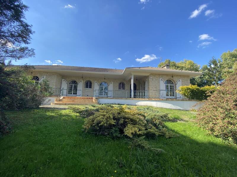 Maison à vendre, 322m², ROULLET SAINT ESTEPHE