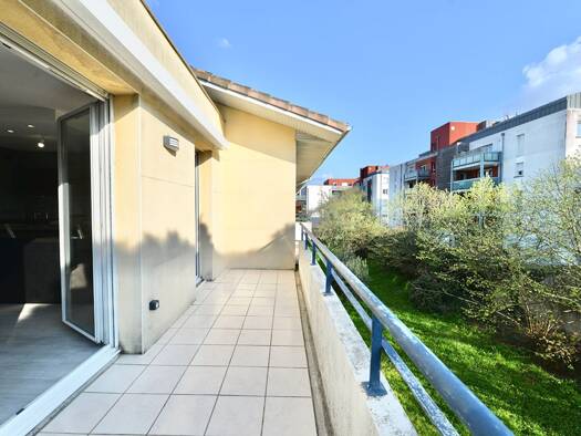 Appartement à louer 1 100 € 4 pièces 2 chambres 82 m² Étage 2/2 Croix-daurade Toulouse 31200