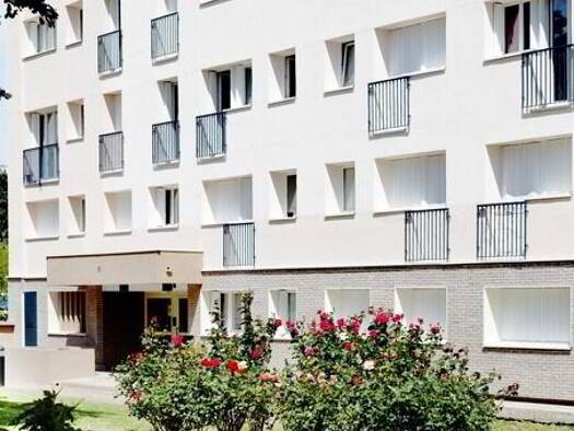 Appartement à louer 1 032 € 2 pièces 1 chambre 41 m² Étage 10/10 Matisse-Pierrelais Chatillon 92320