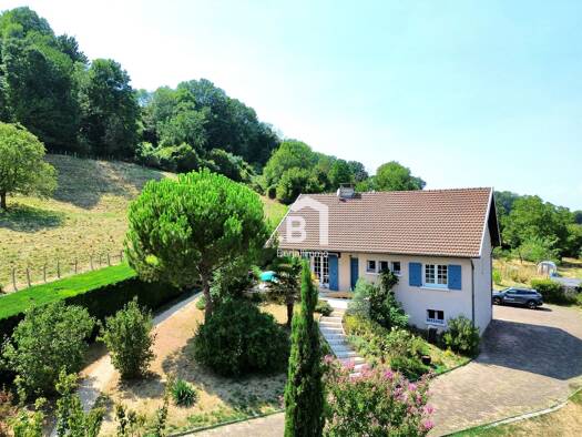 Maison à vendre 349 000 € 6 pièces 5 chambres 145 m² 3 810 m² de terrain Saint-Victor-de-Cessieu 38110