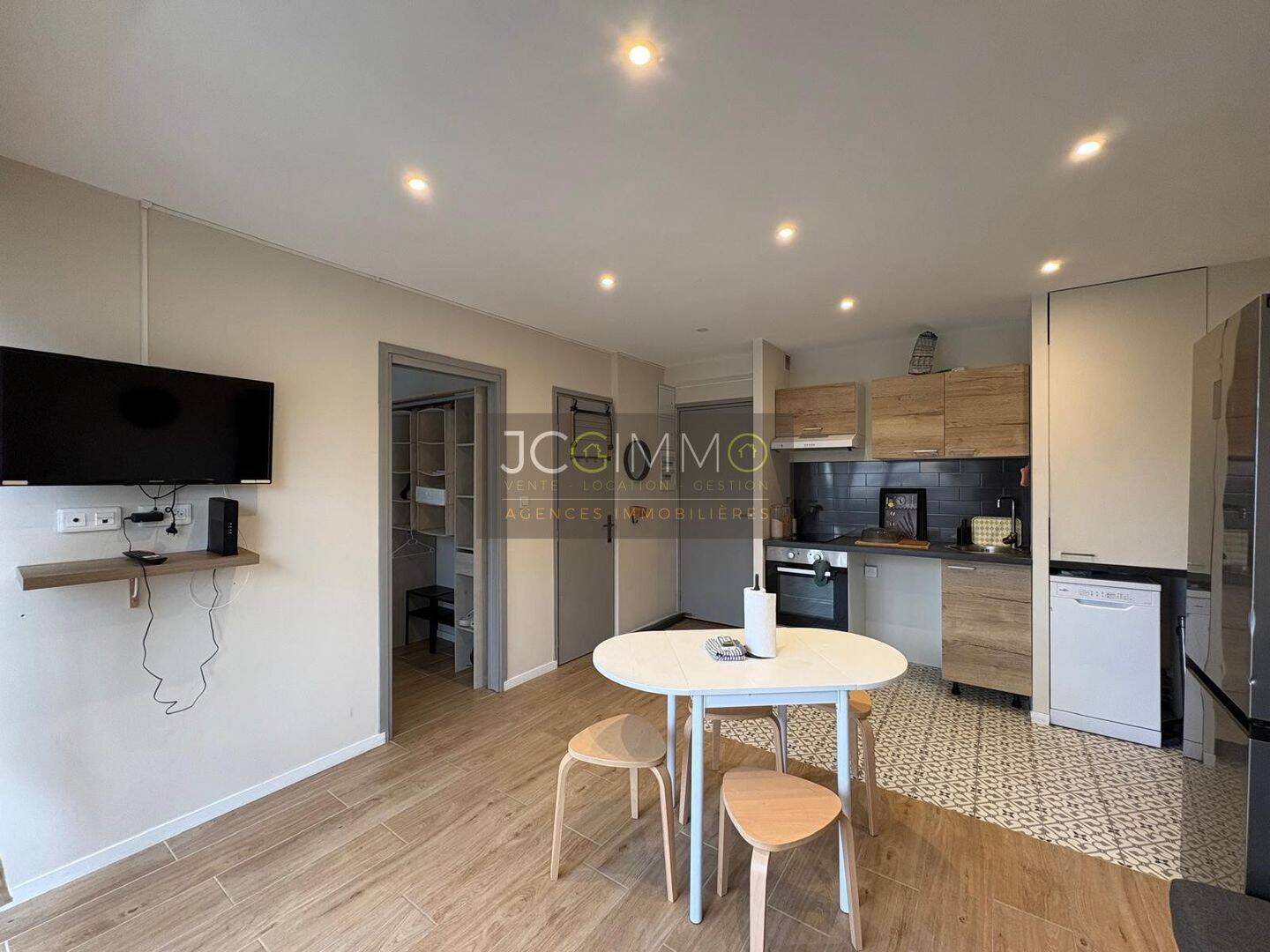 Maison à louer, 29m², HYERES