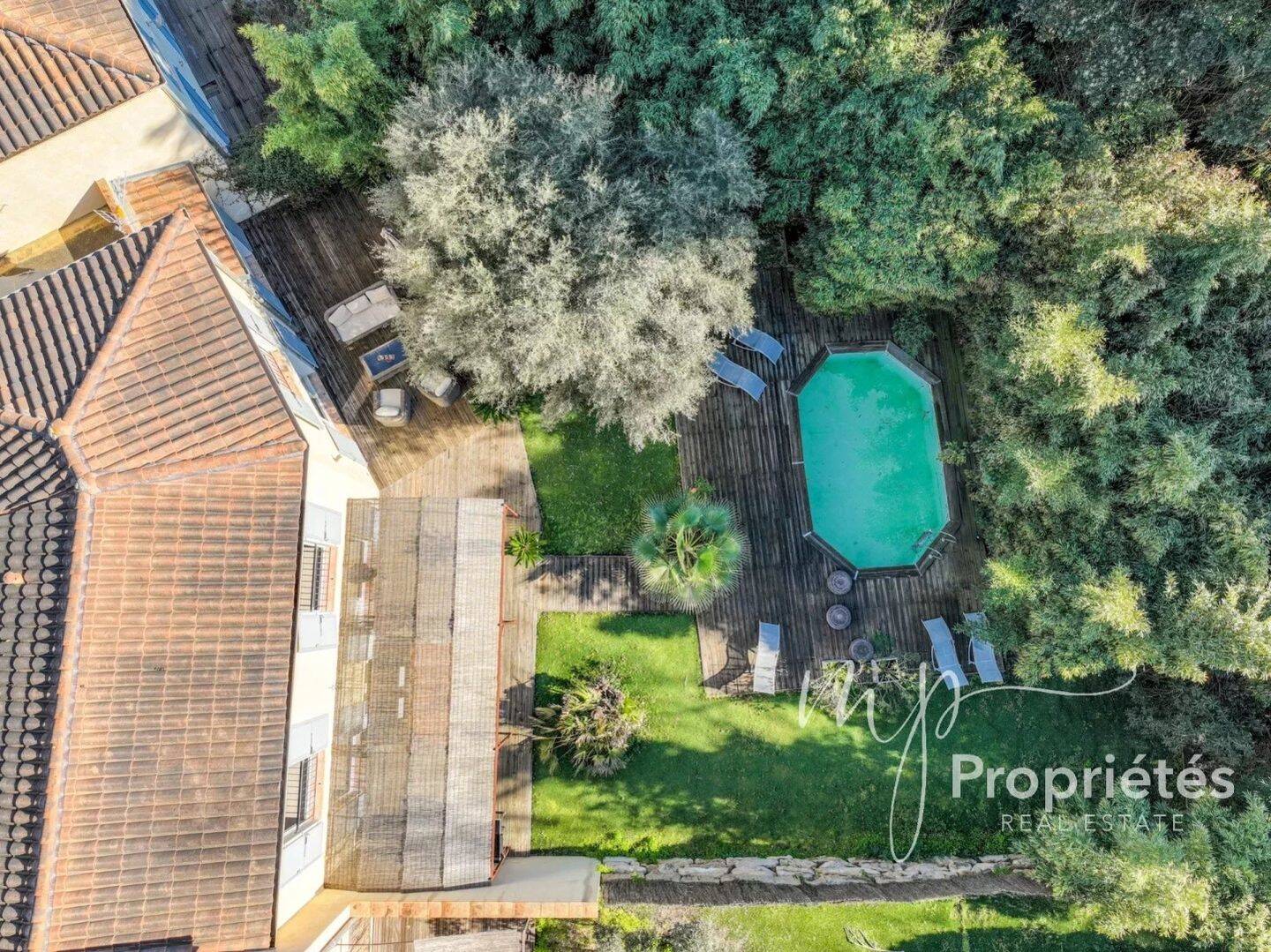 Maison à vendre, 136m², RAYOL CANADEL SUR MER