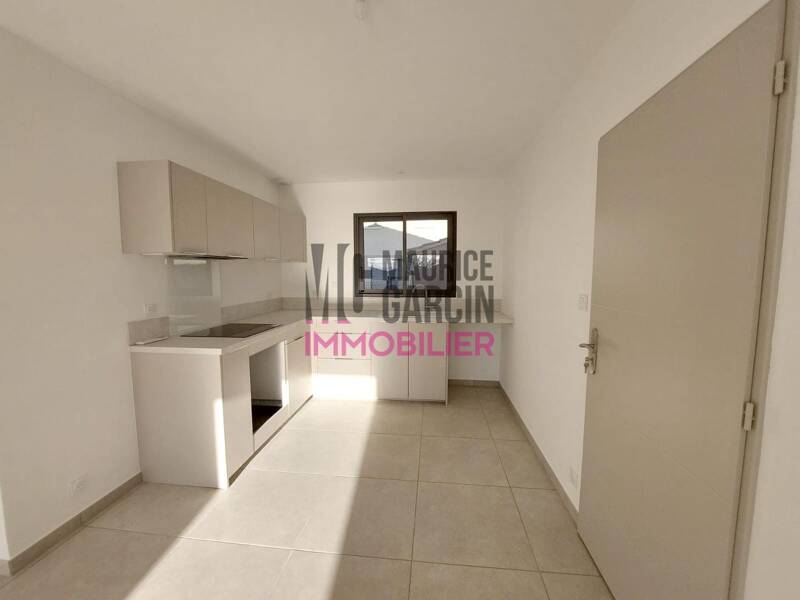 Maison à louer, 97m², PERNES LES FONTAINES