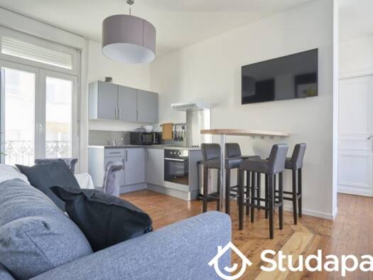 Colocation à louer 605 € 1 pièce 1 chambre 10 m² 1er étage Centre Lille 59000