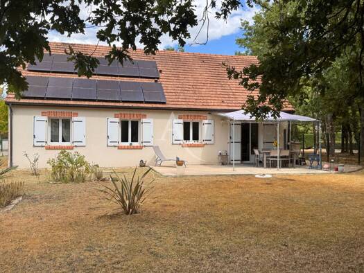 Maison de plain-pied à vendre 192 000 € 5 pièces 3 chambres 87 m² 1 019 m² de terrain Pruniers-en-Sologne 41200