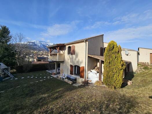 Maison à vendre 470 250 € 4 pièces 3 chambres 134,8 m² 872 m² de terrain Gap 05000