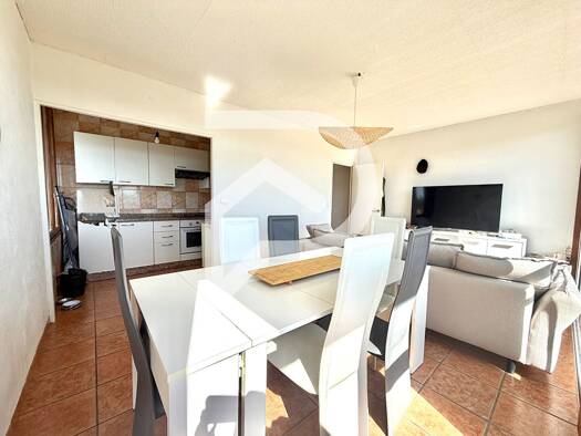 Appartement à vendre 76 000 € 3 pièces 2 chambres 57 m² Étage 10/12 Coueyto Mourenx 64150