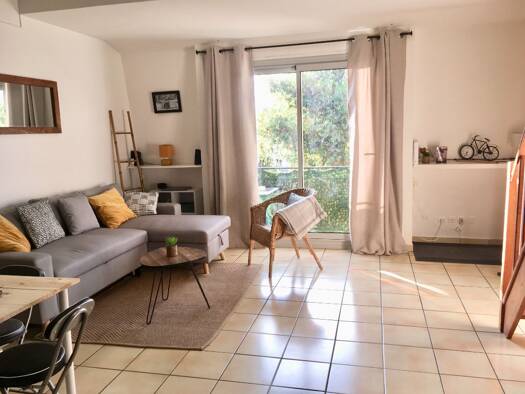 Appartement à louer 735 € 2 pièces 1 chambre 49 m² Dernier étage, Étage 2/2 Villemoisson sur Orge 91360