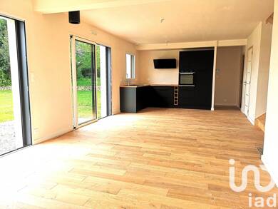 Maison à vendre 282 000 € 4 pièces 3 chambres 91 m² 735 m² de terrain Pluguffan 29700