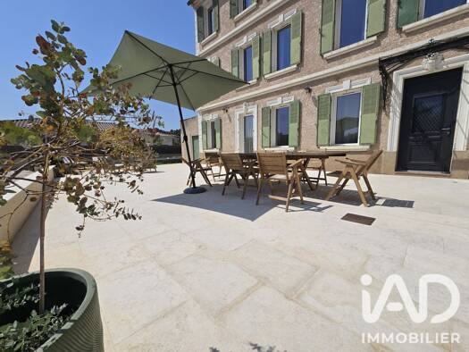Maison à vendre 1 260 000 € 12 pièces 7 chambres 300 m² Centre Ouest Ollioules 83190