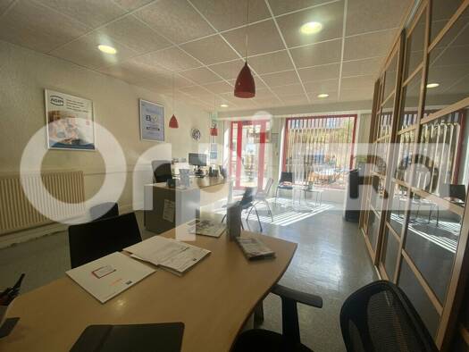 Local commercial à vendre 112 000 € 65 m² de surface de vente Trévoux 01600