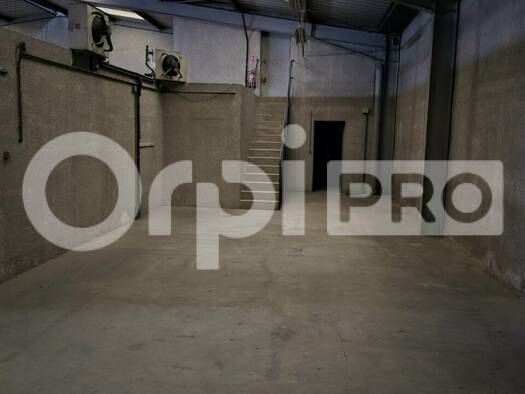 Entrepôt à louer 4 500 € 878 m² d'espace de stockage Épernay 51200