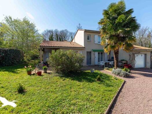 Maison à vendre 272 896 € 4 pièces 3 chambres 132 m² 912 m² de terrain Nord Soyaux 16800