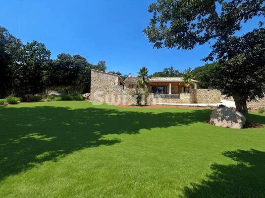 Villa à vendre 895 000 € 6 pièces 4 chambres 151 m² 3 000 m² de terrain Goudargues 30630
