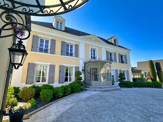Maison à vendre 3 650 000 € 9 pièces 5 chambres 524 m² 1 979 m² de terrain Magny-le-Hongre 77700