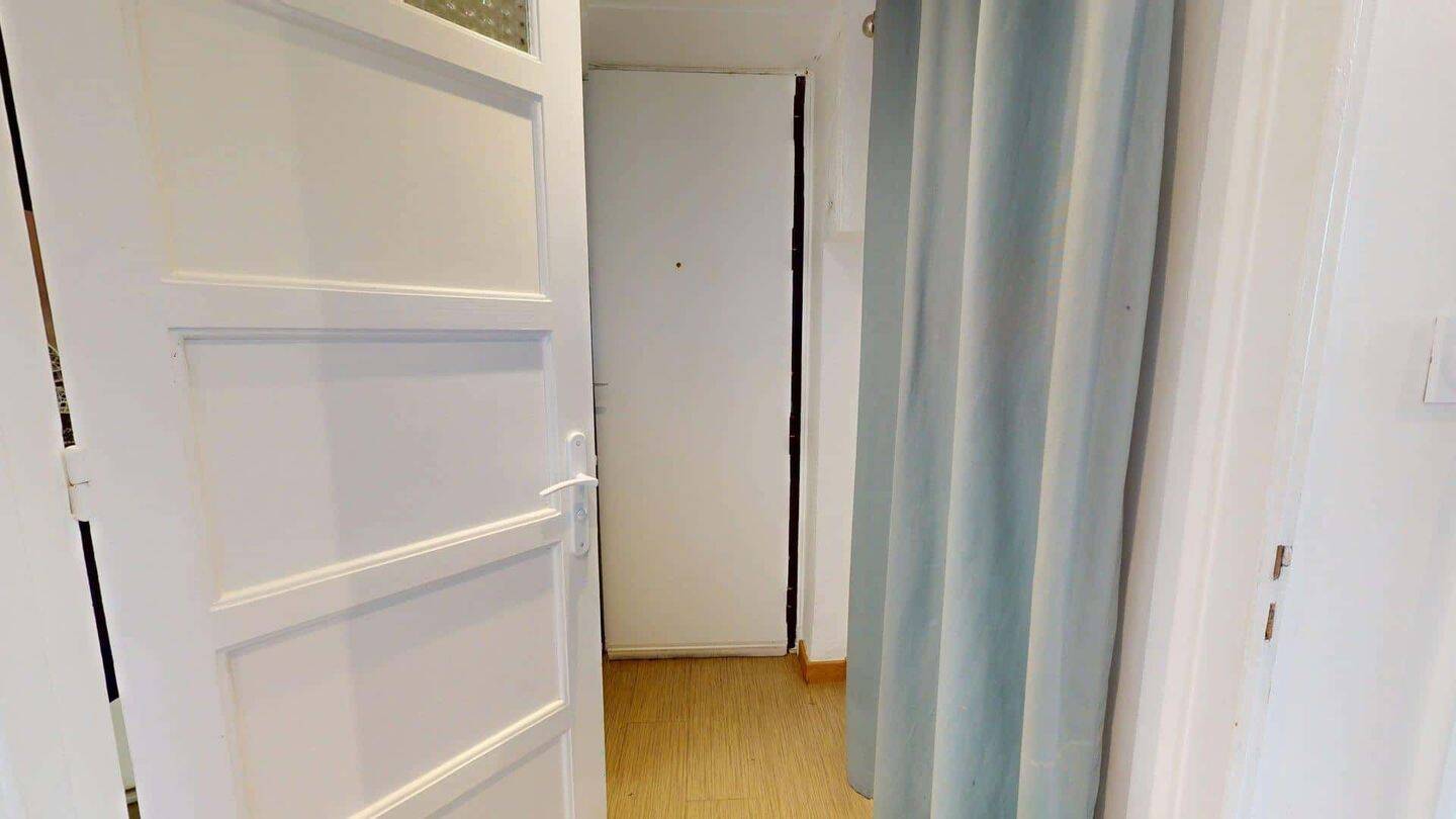 Room in Rue Séverine, Villeurbanne for 75 m² with 4 bedrooms - C — 16