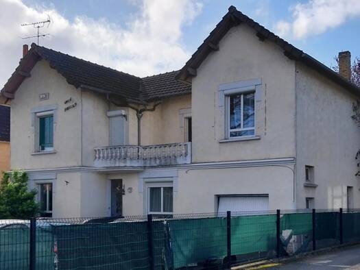 Maison de ville à vendre 183 000 € 6 pièces 3 chambres 135 m² 708 m² de terrain Nord Caussade 82300