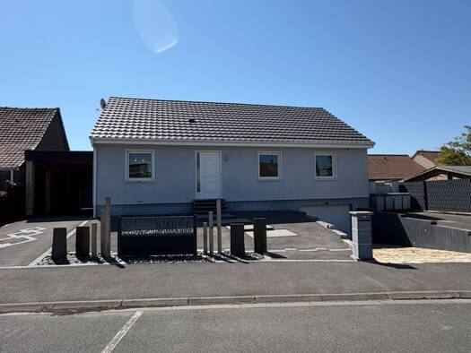 Maison de plain-pied à vendre 295 000 € 3 pièces 4 chambres 100 m² 682 m² de terrain Sud Wormhout 59470