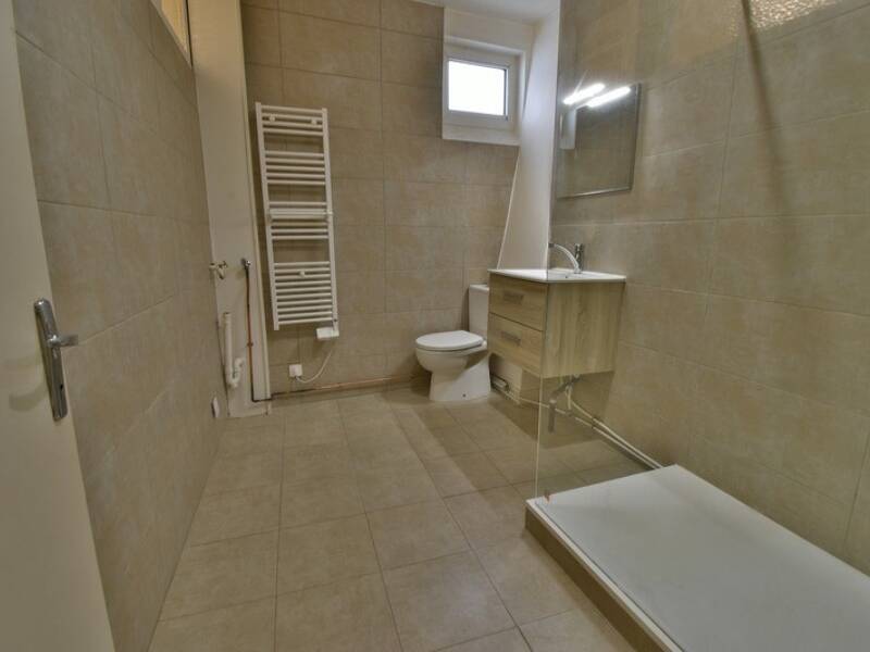 Maison à louer, 47m², SAINTE LIVRADE SUR LOT