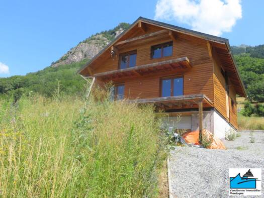 Chalet à vendre 650 000 € 10 pièces 5 chambres 160 m² 1 325 m² de terrain Vaujany 38114