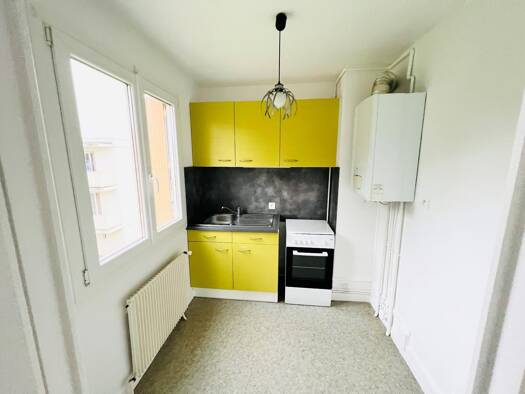 Appartement à louer 395 € 1 pièce 33,3 m² Étage 2/2 Flace-Bel Horizon Mâcon 71000