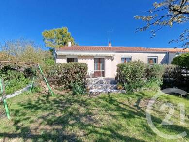 Maison de plain-pied à vendre 299 900 € 4 pièces 3 chambres 79,6 m² 411 m² de terrain Perigny 17180