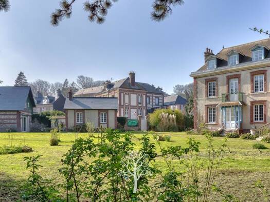 Villa à vendre 699 000 € 13 pièces 10 chambres 336 m² 2 366 m² de terrain Saint-Valery-en-Caux 76460
