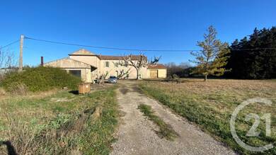 Maison à louer 1 325 € 5 pièces 4 chambres 164,5 m² 1 130 m² de terrain L Isle sur la Sorgue 84800