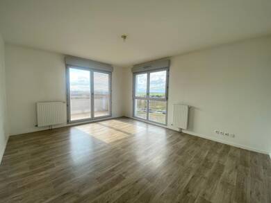 Appartement à vendre 273 000 € 4 pièces 3 chambres 83 m² Étage 5/6 Le Point du Jour-Centre Gare Cergy 95800