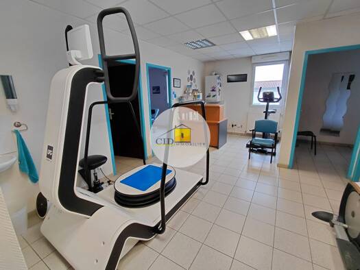 Espace bureau à louer 1 140 € 61,7 m² de bureaux Saint-Laurent-de-Mure 69720