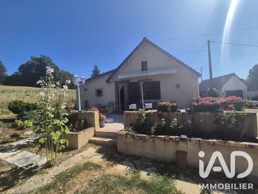 Maison à vendre 86 000 € 4 pièces 2 chambres 66,83 m² 1 239 m² de terrain Gréez-sur-Roc 72320