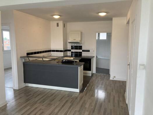 Appartement à louer 810 € 3 pièces 2 chambres 71 m² 5ème étage Centre Ville-Fin de la Guerre Tourcoing 59200